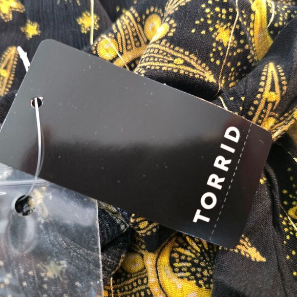 Torrid Blouse Women's 1X Black Gold Moon Print Long Sleeve Tie Mock Neck NWT - Picture 6 of 16